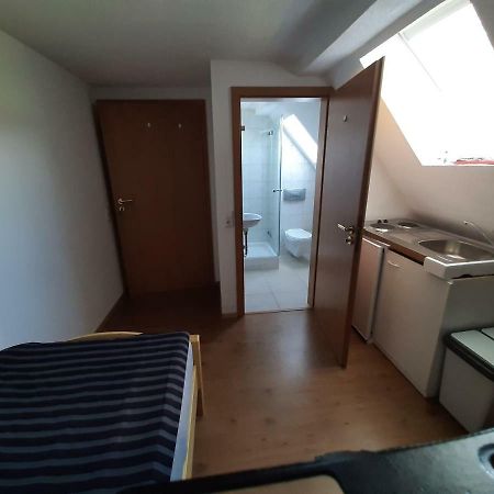 Birkenhard Biberach-Riss-Zimmer-Frei, Einzel-Zimmer Bad Kueche מראה חיצוני תמונה