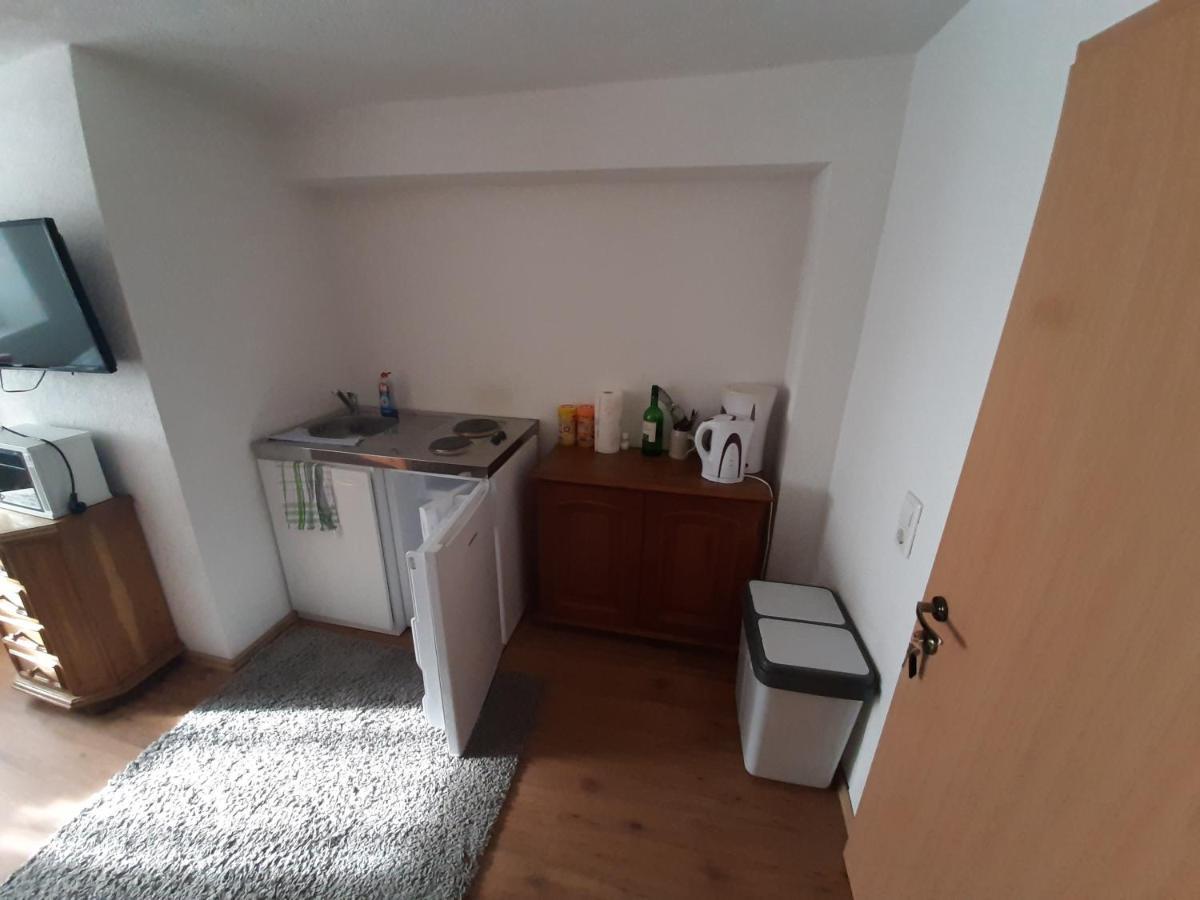 Birkenhard Biberach-Riss-Zimmer-Frei, Einzel-Zimmer Bad Kueche מראה חיצוני תמונה