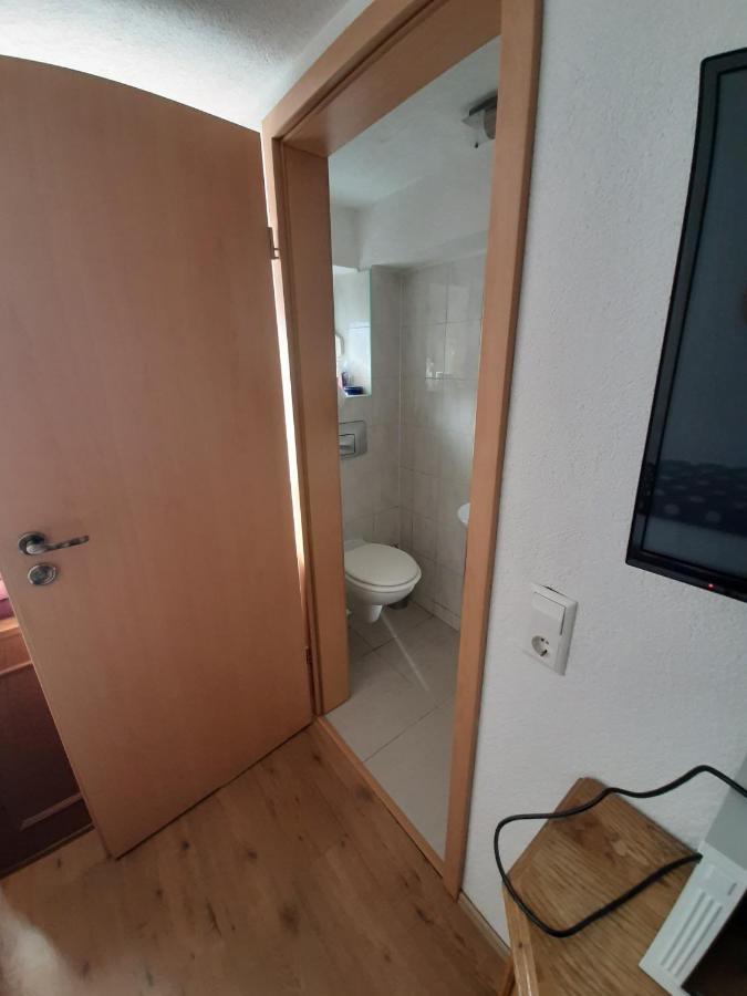Birkenhard Biberach-Riss-Zimmer-Frei, Einzel-Zimmer Bad Kueche מראה חיצוני תמונה