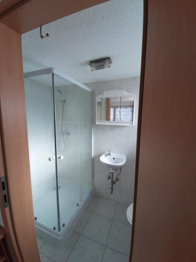 Birkenhard Biberach-Riss-Zimmer-Frei, Einzel-Zimmer Bad Kueche מראה חיצוני תמונה
