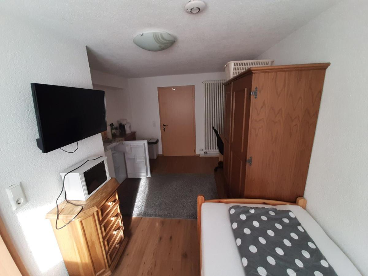 Birkenhard Biberach-Riss-Zimmer-Frei, Einzel-Zimmer Bad Kueche מראה חיצוני תמונה
