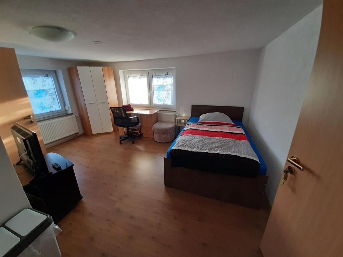 Birkenhard Biberach-Riss-Zimmer-Frei, Einzel-Zimmer Bad Kueche מראה חיצוני תמונה