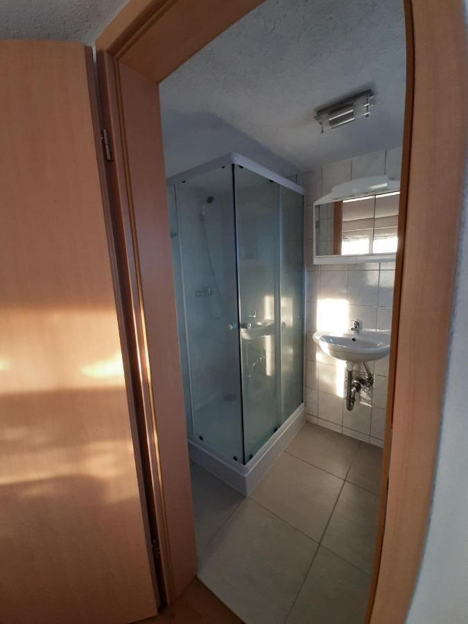 Birkenhard Biberach-Riss-Zimmer-Frei, Einzel-Zimmer Bad Kueche מראה חיצוני תמונה