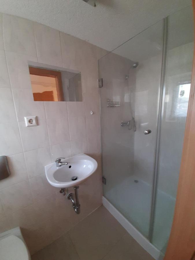 Birkenhard Biberach-Riss-Zimmer-Frei, Einzel-Zimmer Bad Kueche מראה חיצוני תמונה