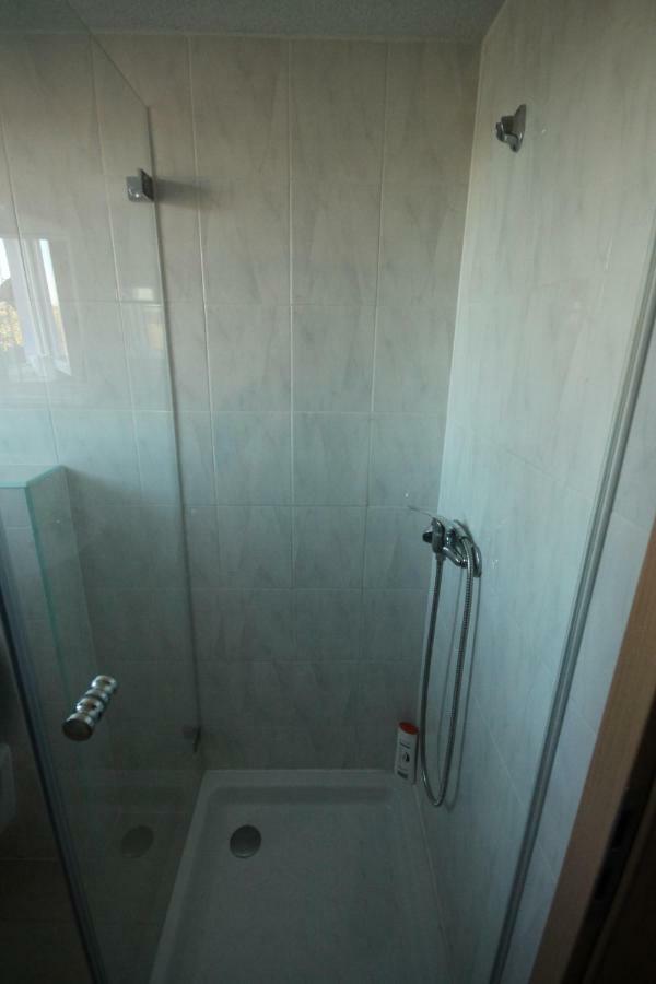 Birkenhard Biberach-Riss-Zimmer-Frei, Einzel-Zimmer Bad Kueche מראה חיצוני תמונה