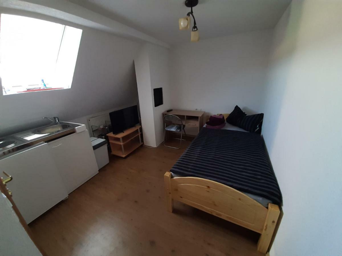 Birkenhard Biberach-Riss-Zimmer-Frei, Einzel-Zimmer Bad Kueche מראה חיצוני תמונה